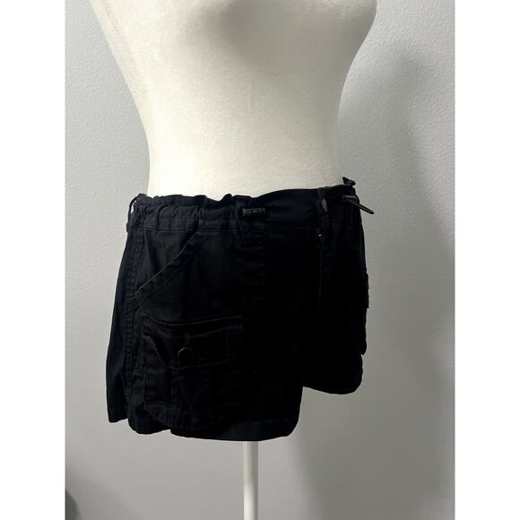 Forever 21 Cargo Hot Shorts - Picture 4 of 6